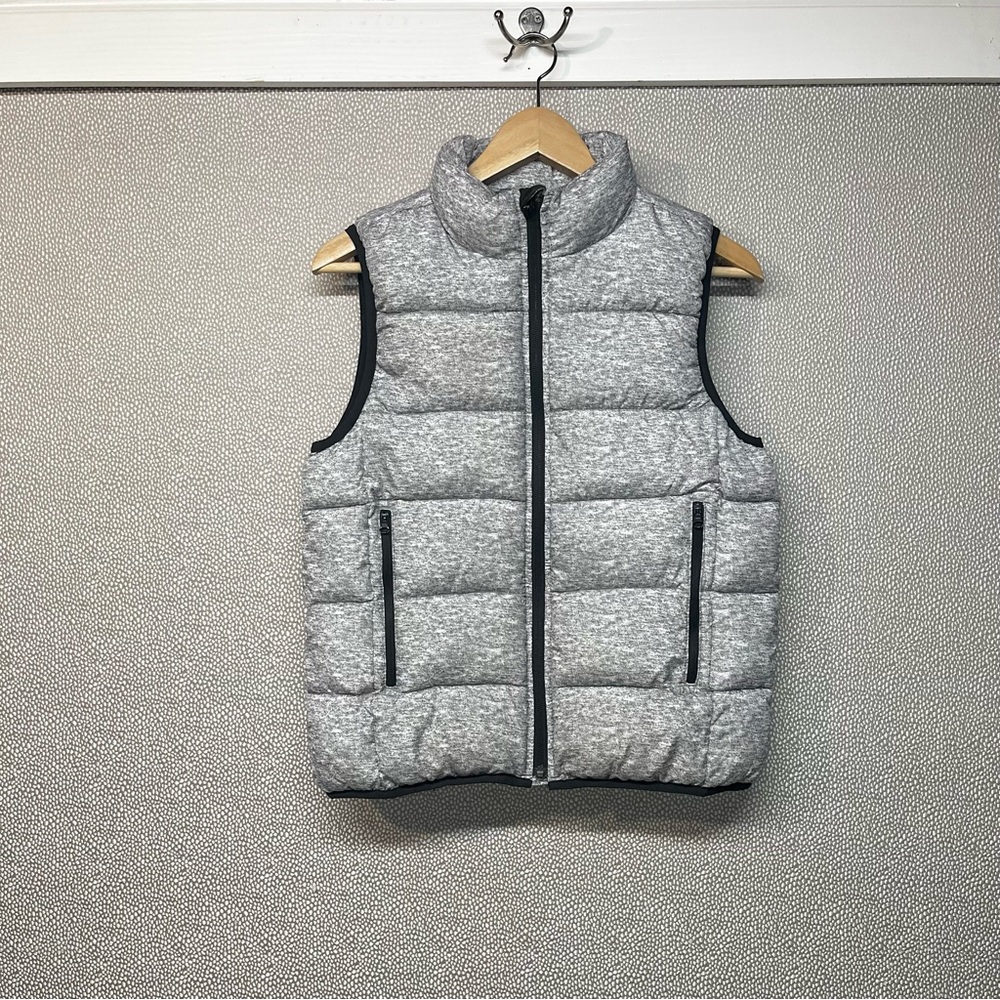 L (10) GAP Kids Puffer Vest